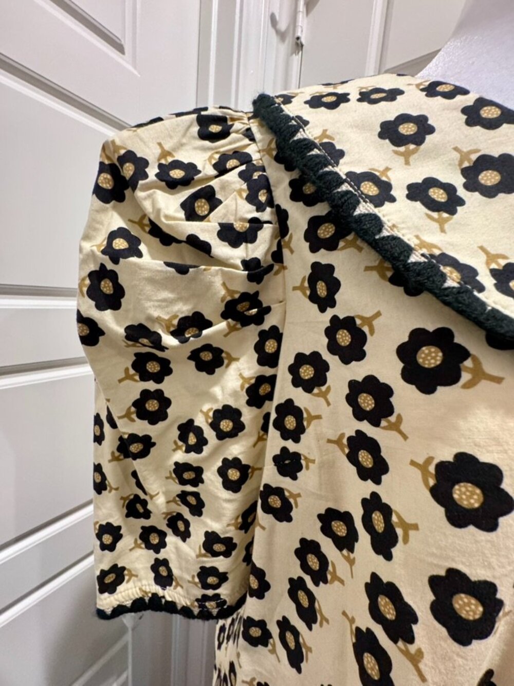Entro Floral Peter Pan Collar Blouse Black Ivory Puff Sleeve Top Size Large - Picture 3 of 8